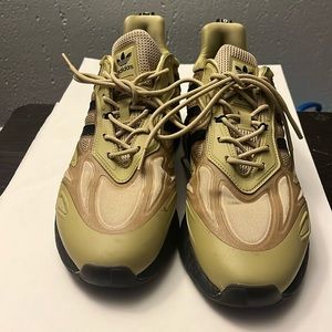 Men’s adidas shoes size 11.